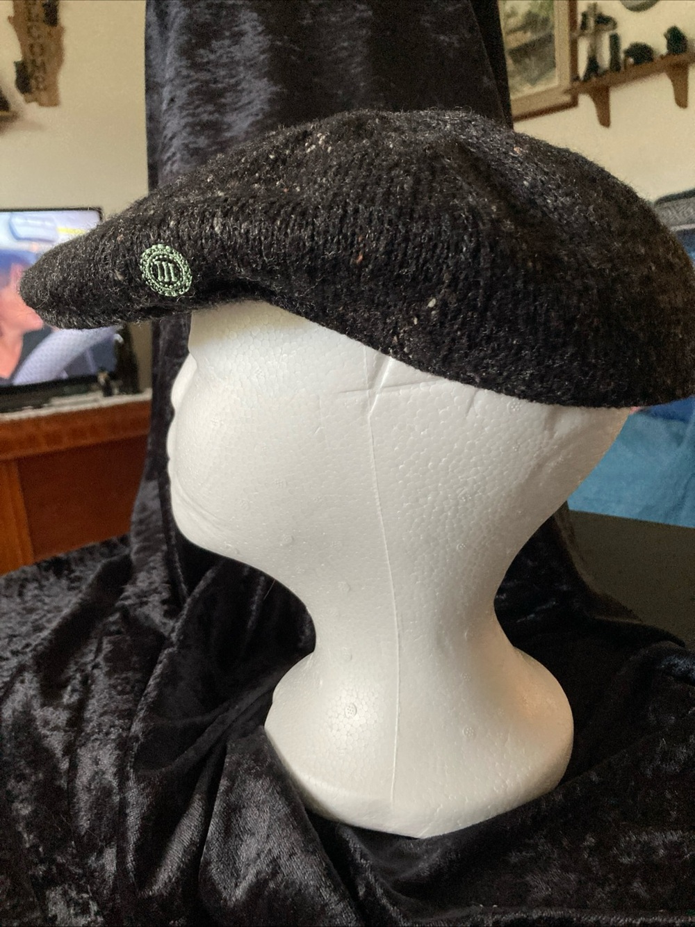Vintage Trevero Black Newsboy Cap with Subtle Logo